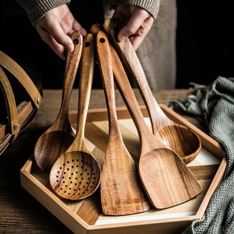 Cuchara de madera natural para vajilla