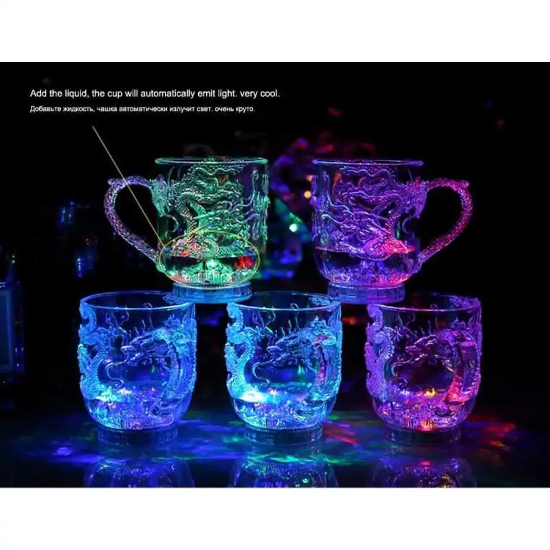 Taza con diseño de dragón y luz LED intermitente