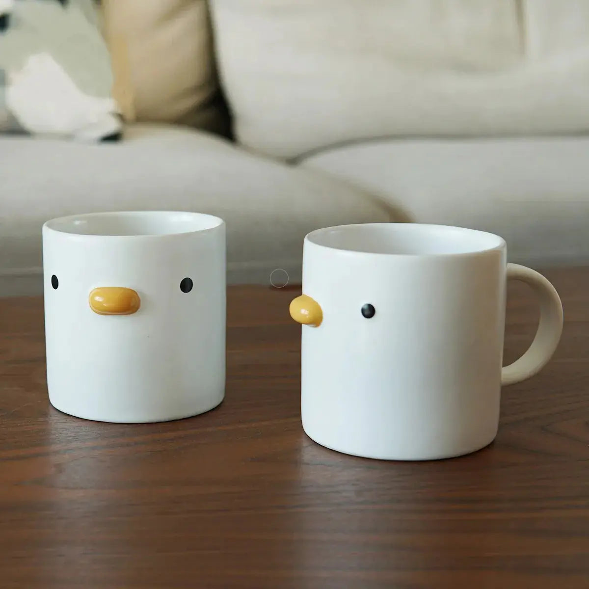 Taza de café con forma de pollito