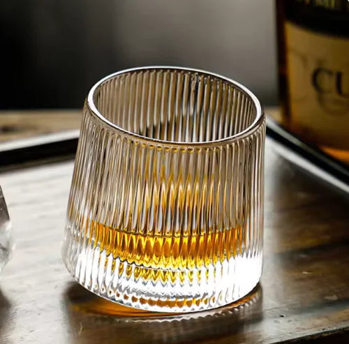 Vaso de whisky de cristal giratorio nórdico