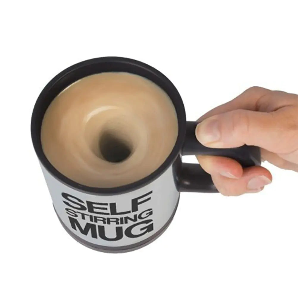 Taza de café con agitación automática